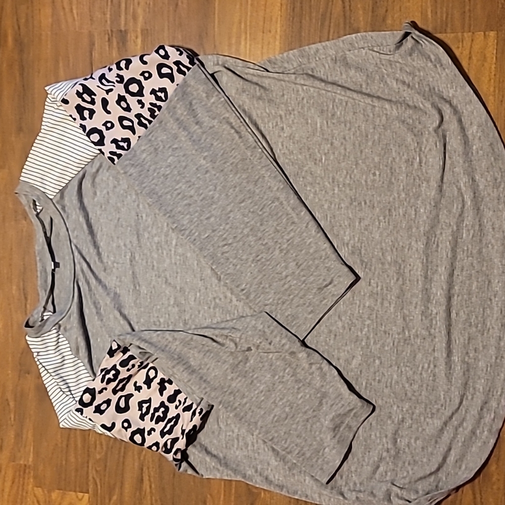 Size 24W women's shirt